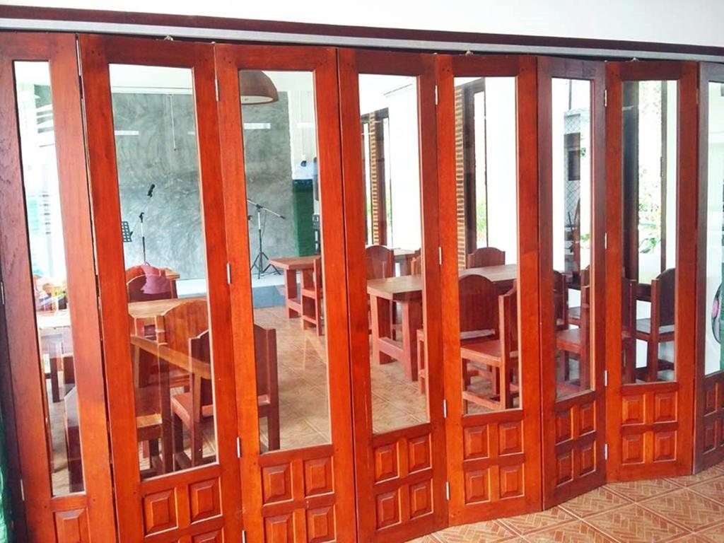فندق تشومفون ترافيلودج تشمبتون المظهر الخارجي الصورة
